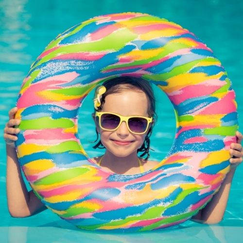 10 Family Swimming Pool Games the Kids Will Love